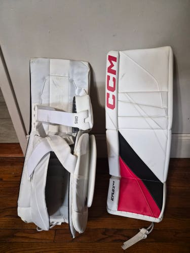 31" CCM EFlex 6 Goalie Leg Pads (Used)