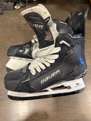 2024 Bauer Supreme Shadow Hockey Skates 9.5 (Used)
