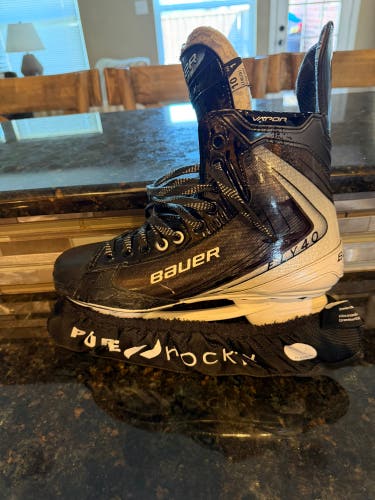 Bauer Hockey Skates Regular Width 10 (Used)