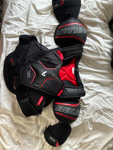 Women's Large Senior Bauer Pro Shoulder Pads (Used)
