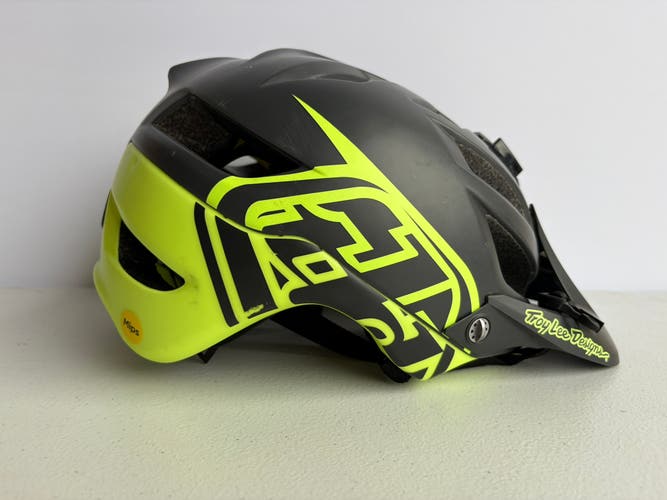 Small Troy Lee Designs Bike Helmet (Used)