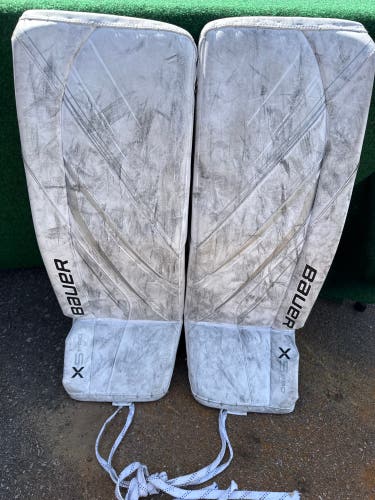White Bauer Vapor X5 Pro Goalie Leg Pads (Used) | Intermediate Large (32+)