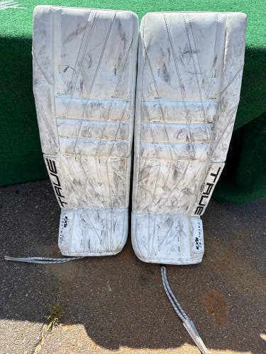 White Senior True Catalyst 9X3 Goalie Leg Pads (Used) | 35"+2"