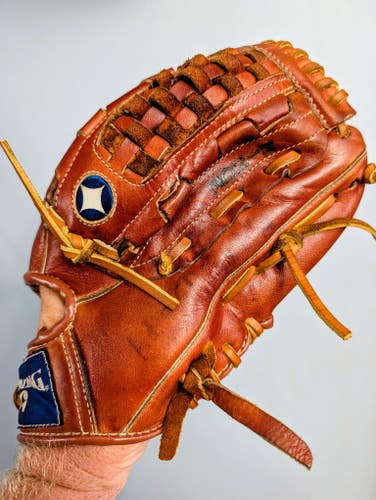 Spalding RH 42-631 Baseball Glove Reconditioned & Relaced 11" (Used)