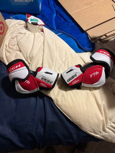 Senior Medium CCM JetSpeed FT6 Elbow Pads (Used)