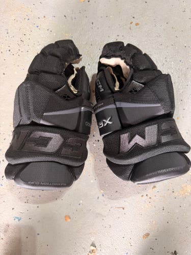 CCM Tacks XF Pro Gloves 13" (Used)