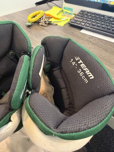 Bauer Gloves 14" (Used)