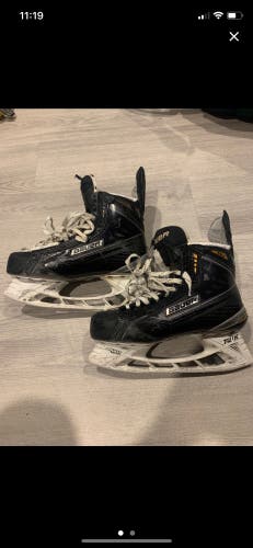 2012 Bauer Supreme TotalOne NXG Hockey Skates Extra Wide Width 7.5 (Used)