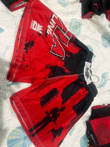 (Used)Youth Large ADDIX wrestling shores