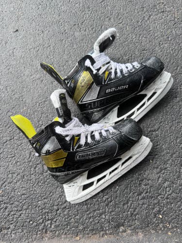 2023 Bauer Supreme Hockey Skates 13.5 (Used)