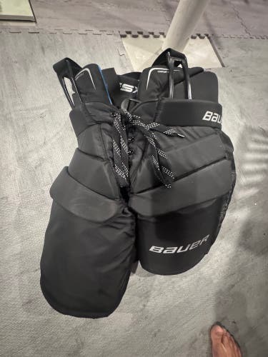 Senior Medium/Large Bauer GSX Hockey Goalie Pants (Used)