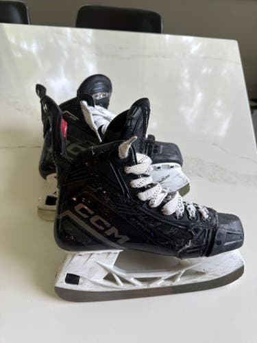 CCM JetSpeed FT690 Hockey Skates Size 5.5 (Used)