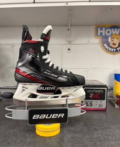Bauer Vapor 2X Hockey Skates Regular Width Size 5.5