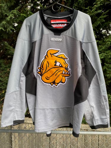 Gray Size 56 Men's CCM Jersey (Used)