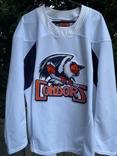 White Size 56 Men's CCM Jersey (Used)