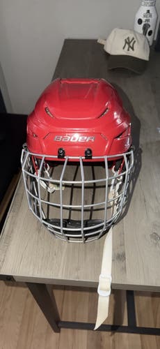 Medium Bauer Hyperlite Helmet (New)
