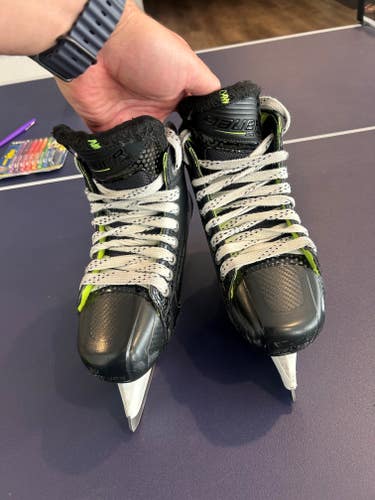 2025 Bauer Elite Hockey Goalie Skates Size 4 (Used)