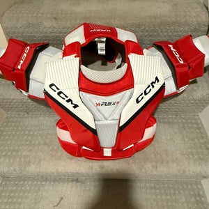 Small / Medium CCM YTFlex 3 Goalie Chest Protector (Used)