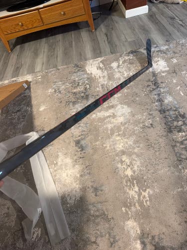 Senior CCM Left Hand Hockey Stick P28+1/4 85 Flex (New)