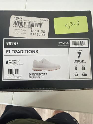 FootJoy Traditions Womens Golf Shoes White/White/White Size 7 NEW IN BOX