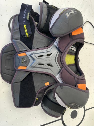 Large Senior CCM XF Pro Shoulder Pads (Used)