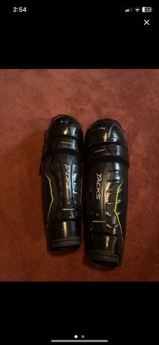 Senior CCM Tacks 6052 17" Shin Pads (Used)