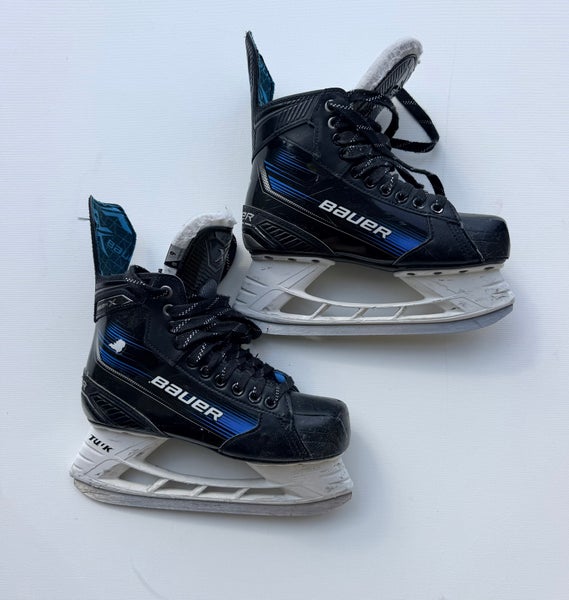 Black Bauer X Hockey Skates Regular Width 6 (Used)