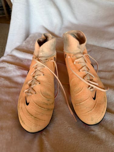 Pink Unisex Size M 10.5 (W 11.5) Nike Phantom Luna Elite Molded Cleats Cleats (Used)