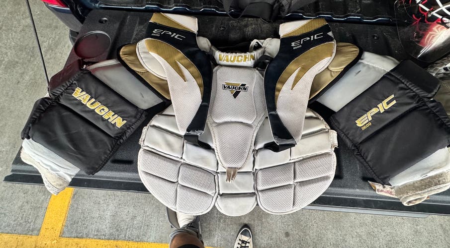 Vaughn chest protector (M) and Bauer goalie pants