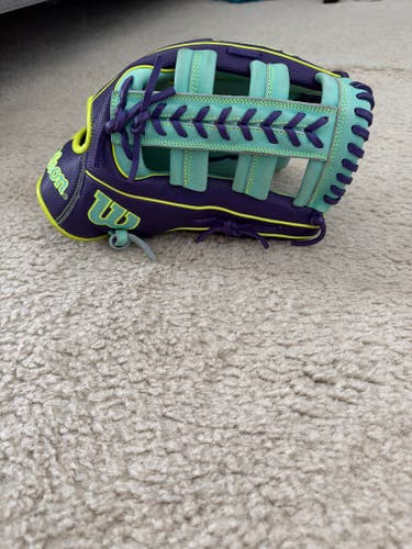 2025 Wilson RH Outfield A2000 Baseball Glove 12.75" (Used)