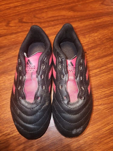 Black Kids 11K (Little Kids) Adidas Cleats (Used)