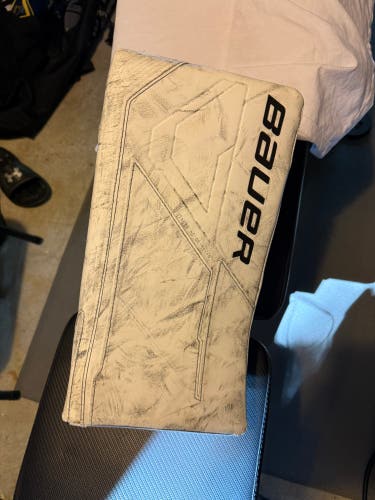 Bauer Supreme M5 Pro Regular (Used)