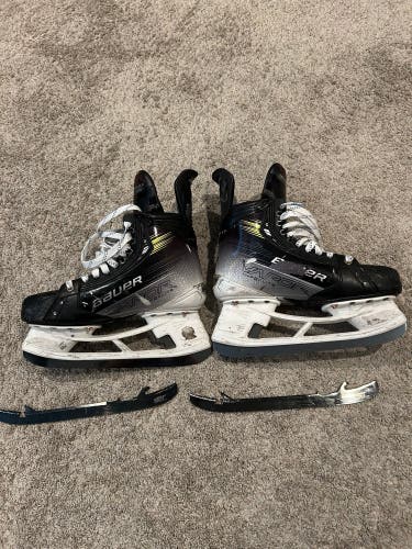 2023 Bauer Vapor Hyperlite 2 Hockey Skates Pro Stock 7.5 (Used)