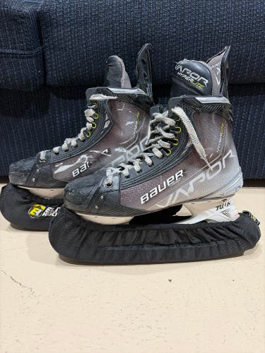 Black/Gray custom Bauer Vapor Hyperlite Hockey Skates L:8.75 R:9 (Used)