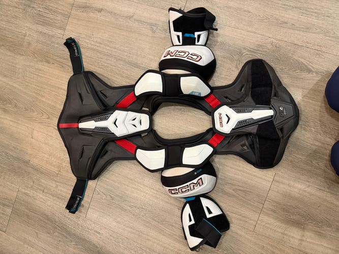 Medium Junior CCM JetSpeed FT6 Pro Shoulder Pads (Used)