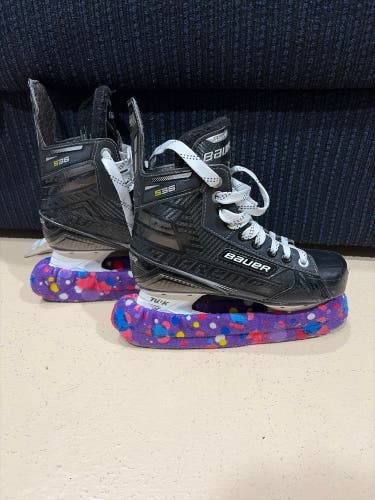Black/Gray Bauer Supreme S36 Hockey Skates Regular Width Size 4 (Used)