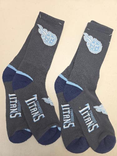 ST10 Mens NFL TENNESSEE TITANS LOT of 2 Pair of Socks Medium 5-10 NEW