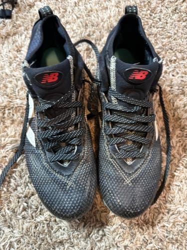 Black Men's Size M 7.0 (W 8.0) Adult New Balance Freeze Mid Top Molded Cleats (Used)