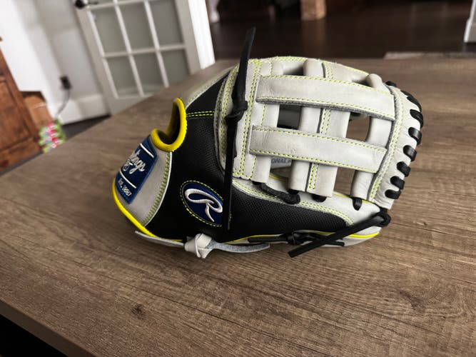 Rawlings Heart of the Hide RH Baseball Glove 11.75" (New)