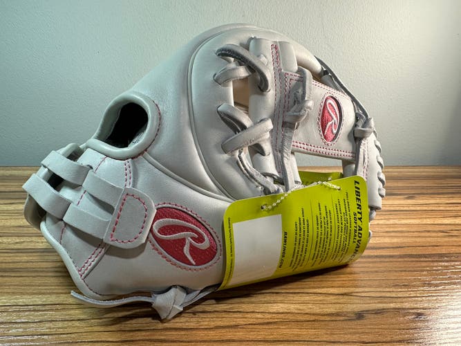 Rawlings Liberty Advanced RH Softball Glove 11.75" (New)