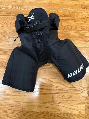 Women’s Black Medium Bauer X-W Hockey Pants (Used)