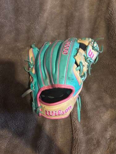 2023 Wilson A2000 RH Infield Baseball Glove 11.5" (Used)