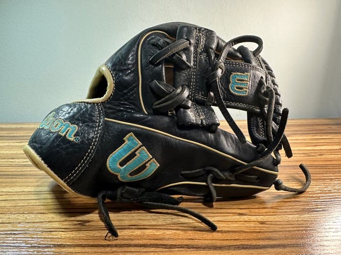 Wilson A1000 RH Baseball Glove 11.5" (Used)