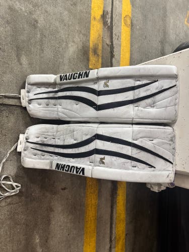 33" Vaughn Velocity V6 Goalie Leg Pads (Used)