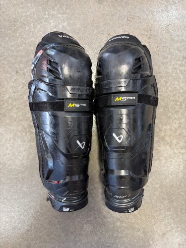 Intermediate Bauer Supreme M5 Pro 14" Shin Pads (Used)