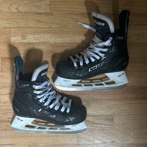 2021 Bauer X-LP Senior Hockey Skates Regular (R) Width Size 7 (Used)
