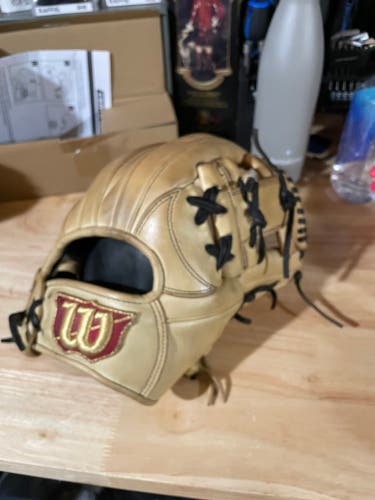 2023 Wilson Staff RH Infield Baseball Glove 11.75" (Used)