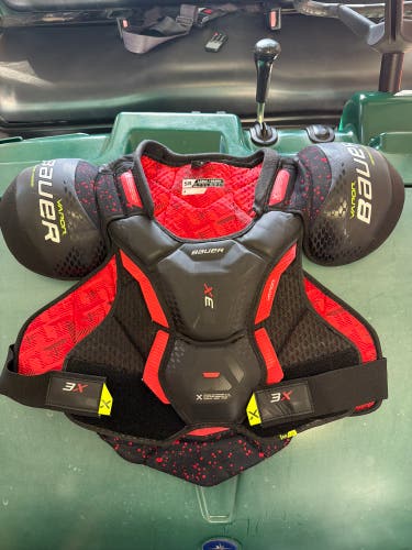 Men's Large Senior Bauer Vapor 3X Shoulder Pads (Used)