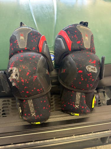 Intermediate Medium Bauer Vapor 3X Elbow Pads (Used)