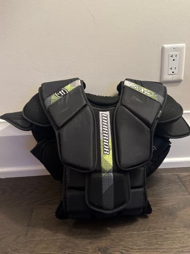 Large/Extra Large 2023 Warrior Ritual X4 E Goalie Chest Protector (Used)